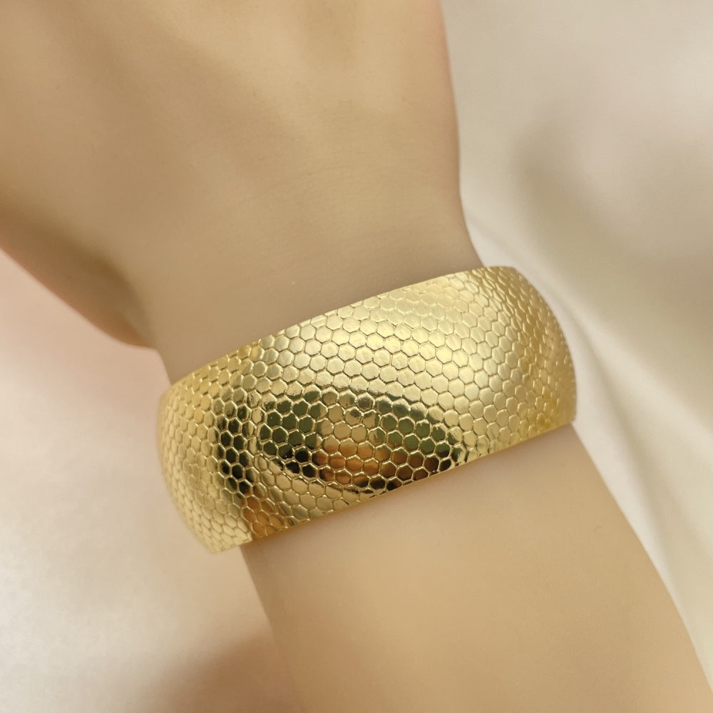 Oro Laminado Individual Bangle, Gold Filled Style Polished, Golden Finish