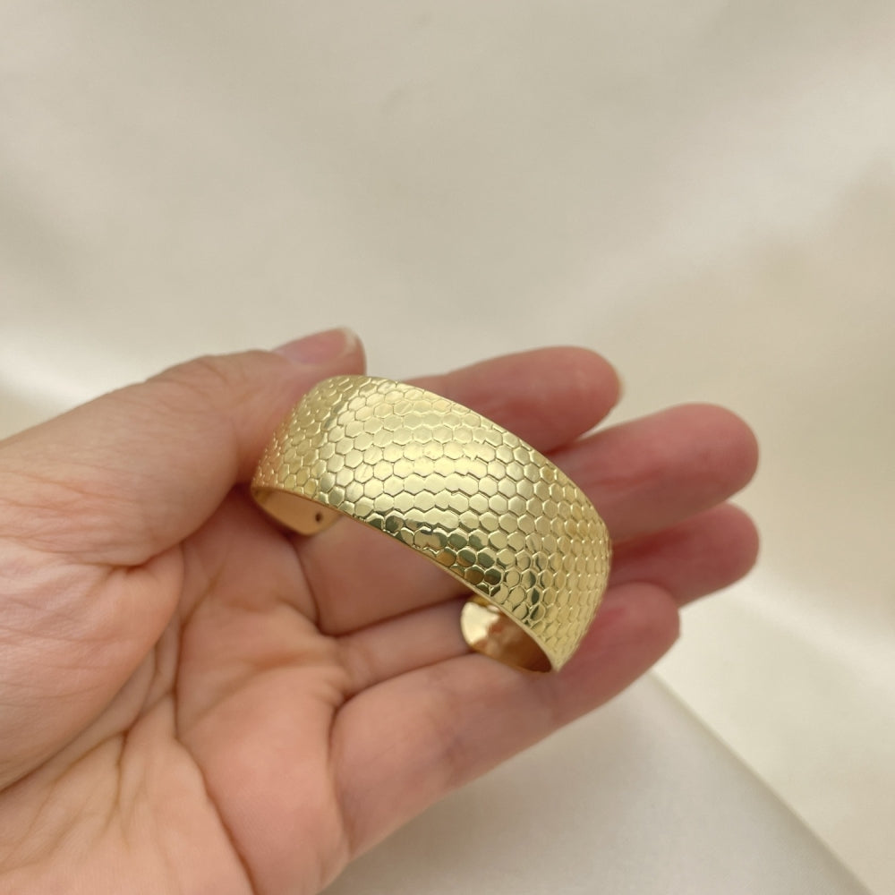 Oro Laminado Individual Bangle, Gold Filled Style Polished, Golden Finish