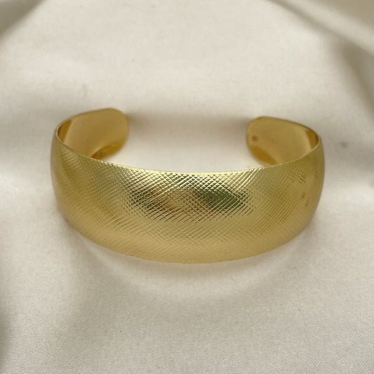 Oro Laminado Individual Bangle, Gold Filled Style Diamond Cutting Finish, Golden Finish