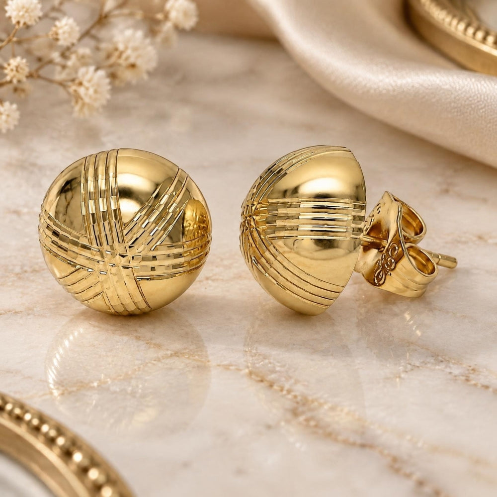 Oro Laminado Stud Earring, Gold Filled Style Diamond Cutting Finish, Golden Finish