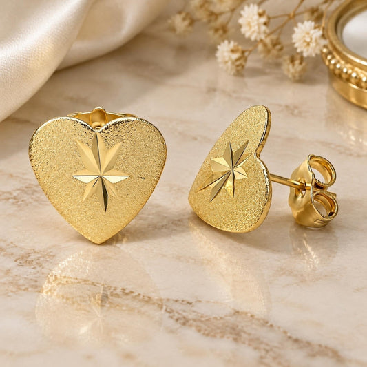 Oro Laminado Stud Earring, Gold Filled Style Heart Design, Diamond Cutting Finish, Golden Finish