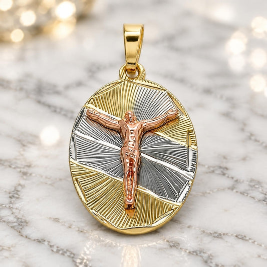 Oro Laminado Religious Pendant, Gold Filled Style Jesus Design, Diamond Cutting Finish, Tricolor