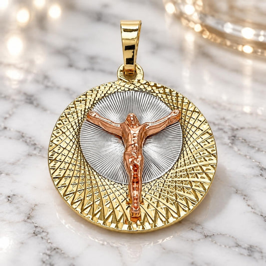 Oro Laminado Religious Pendant, Gold Filled Style Jesus Design, Diamond Cutting Finish, Tricolor