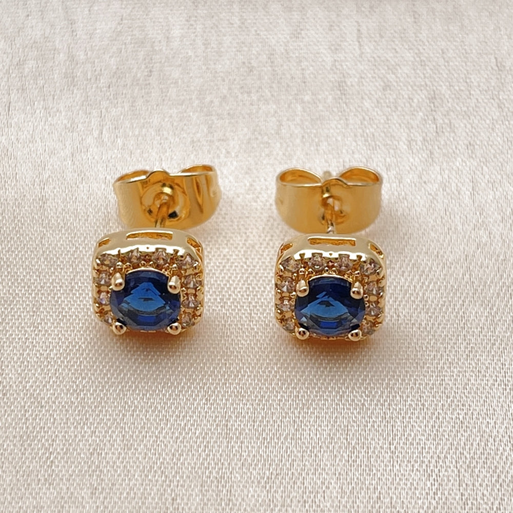 Oro Laminado Stud Earring, Gold Filled Style Cluster Design, with Sapphire Blue Cubic Zirconia and White Micro Pave, Polished, Golden Finish