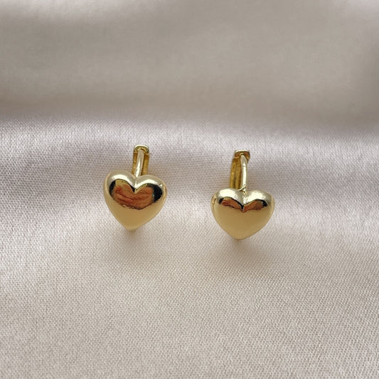Oro Laminado Huggie Hoop, Gold Filled Style Heart Design, Polished, Golden Finish