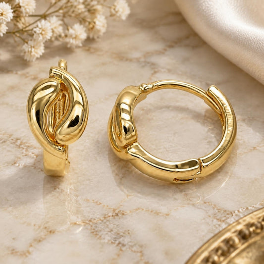 Oro Laminado Huggie Hoop, Gold Filled Style Polished, Golden Finish