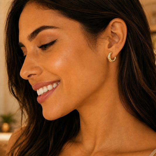 Oro Laminado Stud Earring, Gold Filled Style Hollow Design, Polished, Golden Finish