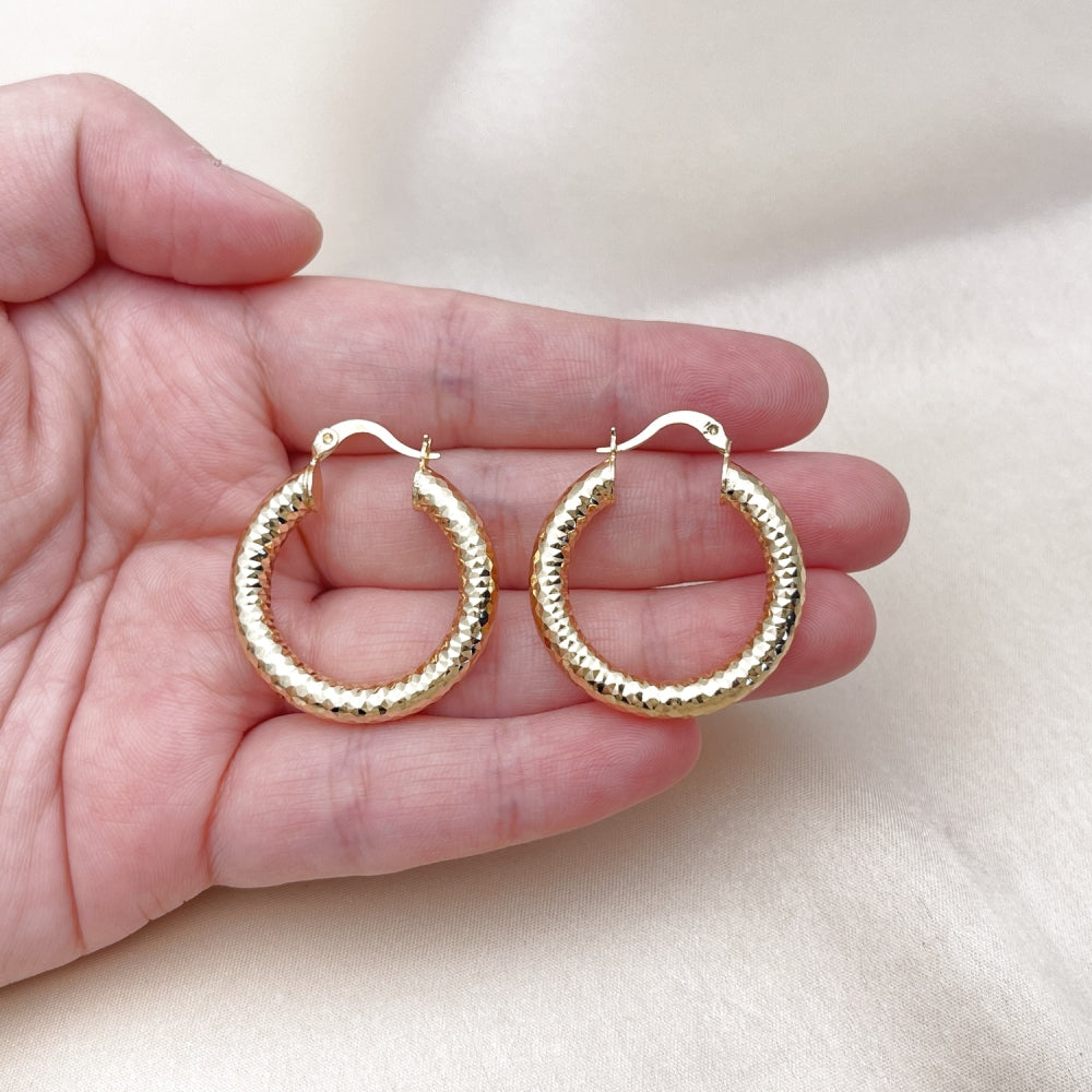 Oro Laminado Medium Hoop, Gold Filled Style Hollow Design, Diamond Cutting Finish, Golden Finish