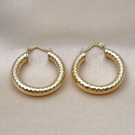 Oro Laminado Medium Hoop, Gold Filled Style Hollow Design, Diamond Cutting Finish, Golden Finish