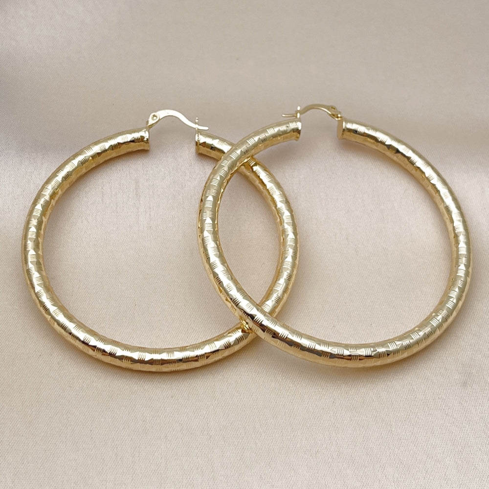 Oro Laminado Large Hoop, Gold Filled Style Hollow Design, Diamond Cutting Finish, Golden Finish