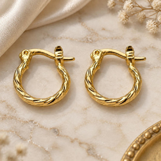 Oro Laminado Small Hoop, Gold Filled Style Diamond Cutting Finish, Golden Finish