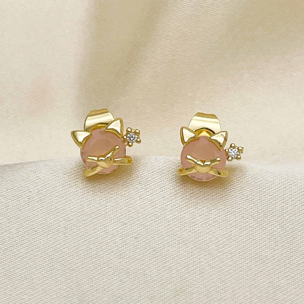 Oro Laminado Stud Earring, Gold Filled Style Teddy Bear and Heart Design, with Rose Water Opal Cubic Zirconia, Polished, Golden Finish