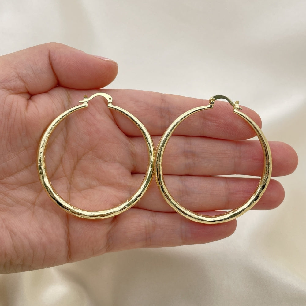 Oro Laminado Large Hoop, Gold Filled Style Hollow Design, Diamond Cutting Finish, Golden Finish