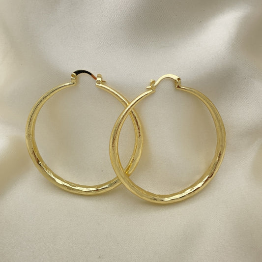 Oro Laminado Large Hoop, Gold Filled Style Hollow Design, Diamond Cutting Finish, Golden Finish