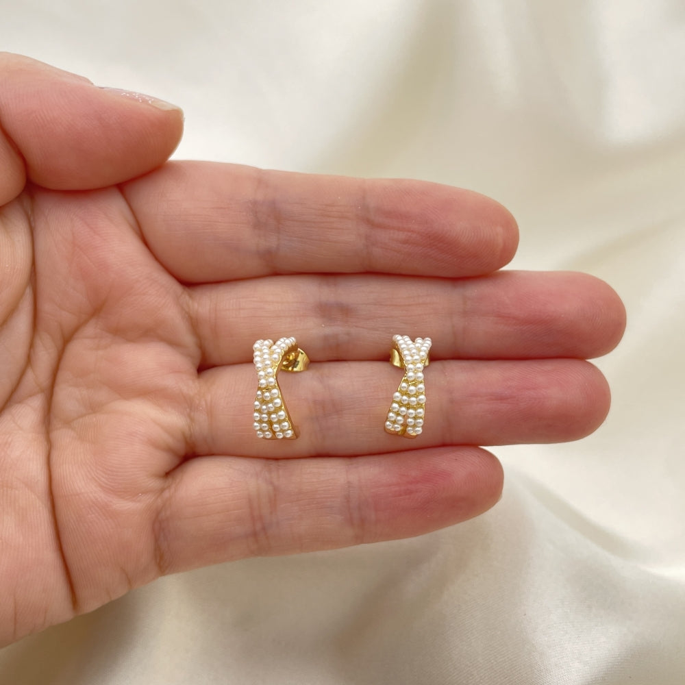 Oro Laminado Stud Earring, Gold Filled Style with Ivory Pearl, Polished, Golden Finish