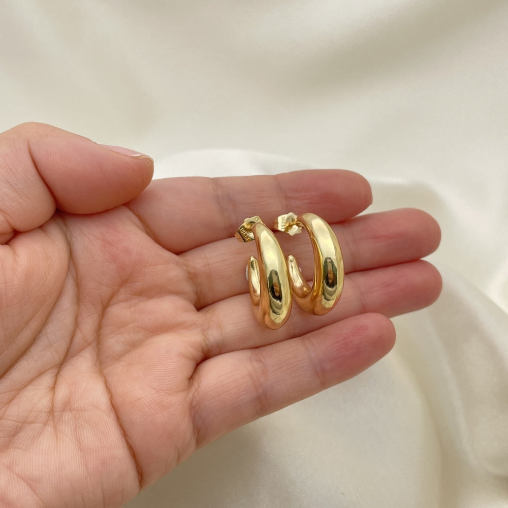 Oro Laminado Stud Earring, Gold Filled Style Hollow Design, Polished, Golden Finish