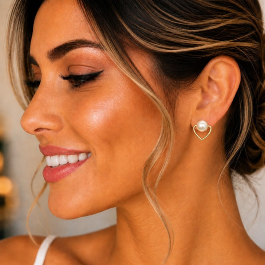 Oro Laminado Stud Earring, Gold Filled Style Heart Design, with Ivory Pearl, Polished, Golden Finish