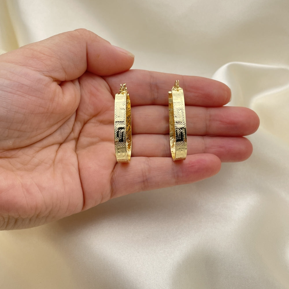 Oro Laminado Small Hoop, Gold Filled Style Greek Key Design, Diamond Cutting Finish, Golden Finish