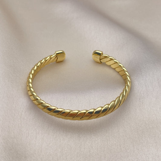 Oro Laminado Individual Bangle, Gold Filled Style Twist Design, Diamond Cutting Finish, Golden Finish