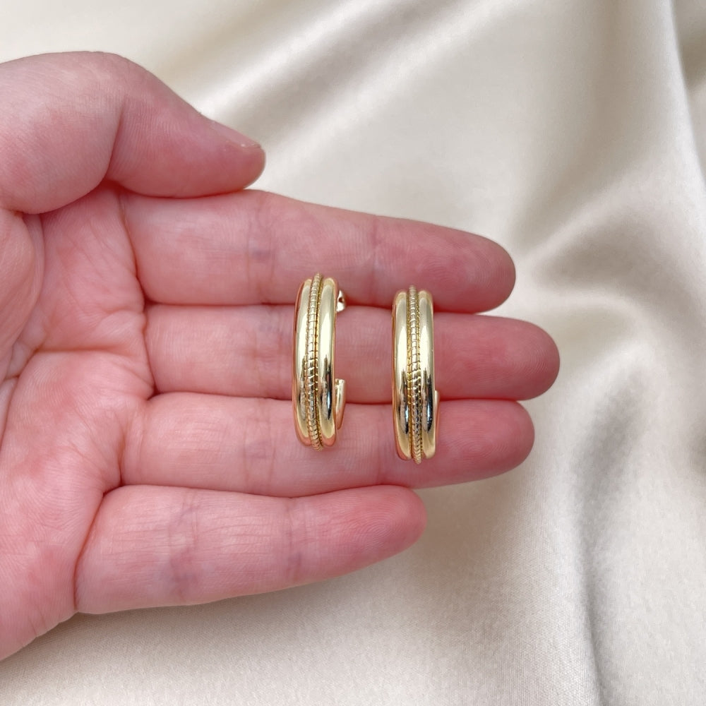 Oro Laminado Medium Hoop, Gold Filled Style Diamond Cutting Finish, Golden Finish
