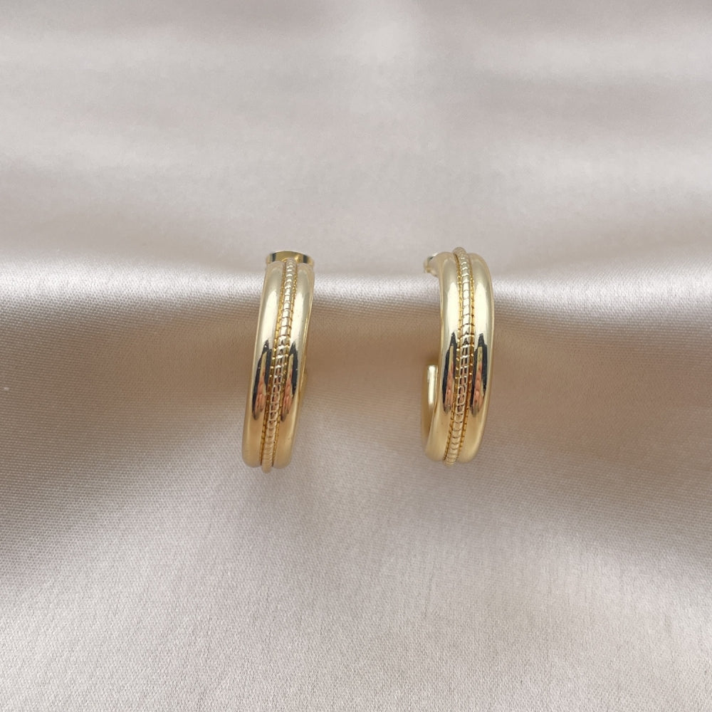 Oro Laminado Medium Hoop, Gold Filled Style Diamond Cutting Finish, Golden Finish