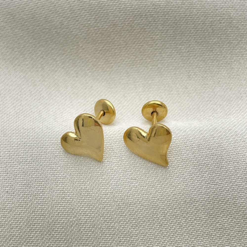 Oro Laminado Stud Earring, Gold Filled Style Heart Design, White Polished, Golden Finish