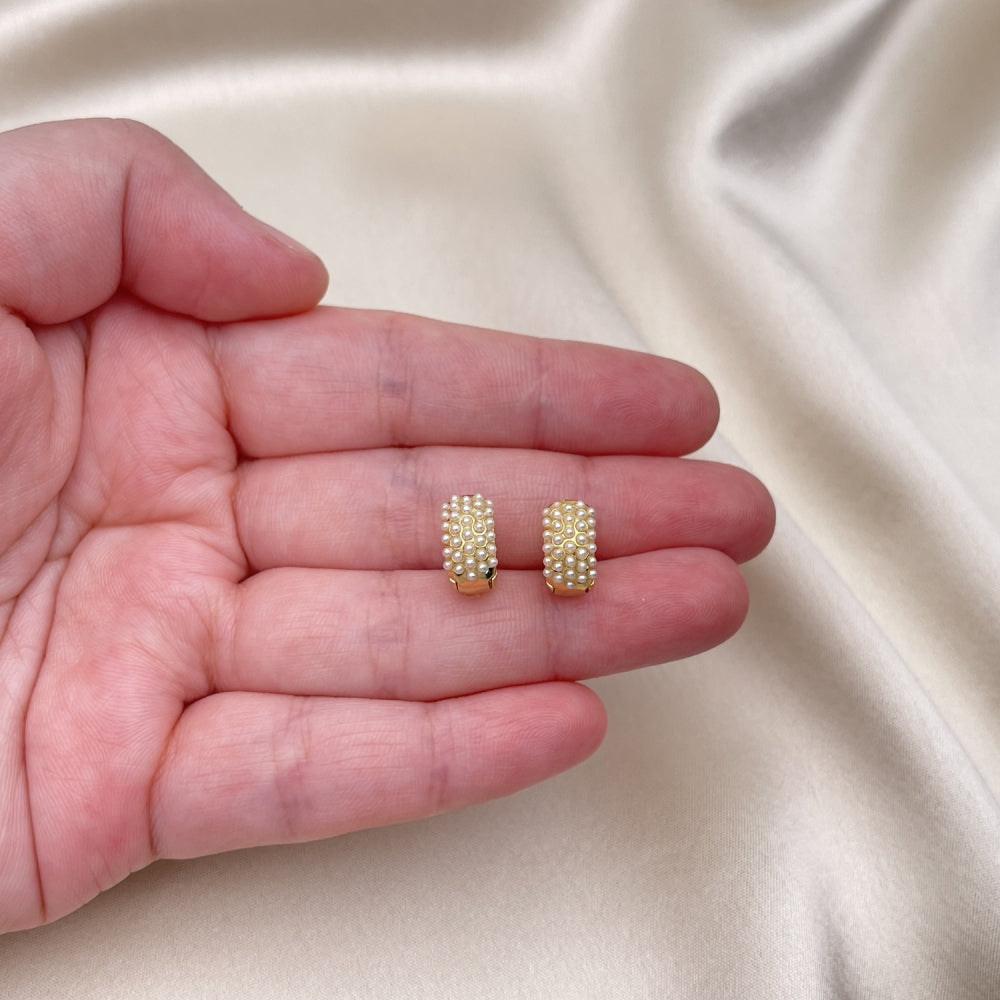 Oro Laminado Stud Earring, Gold Filled Style with Ivory Pearl, Polished, Golden Finish