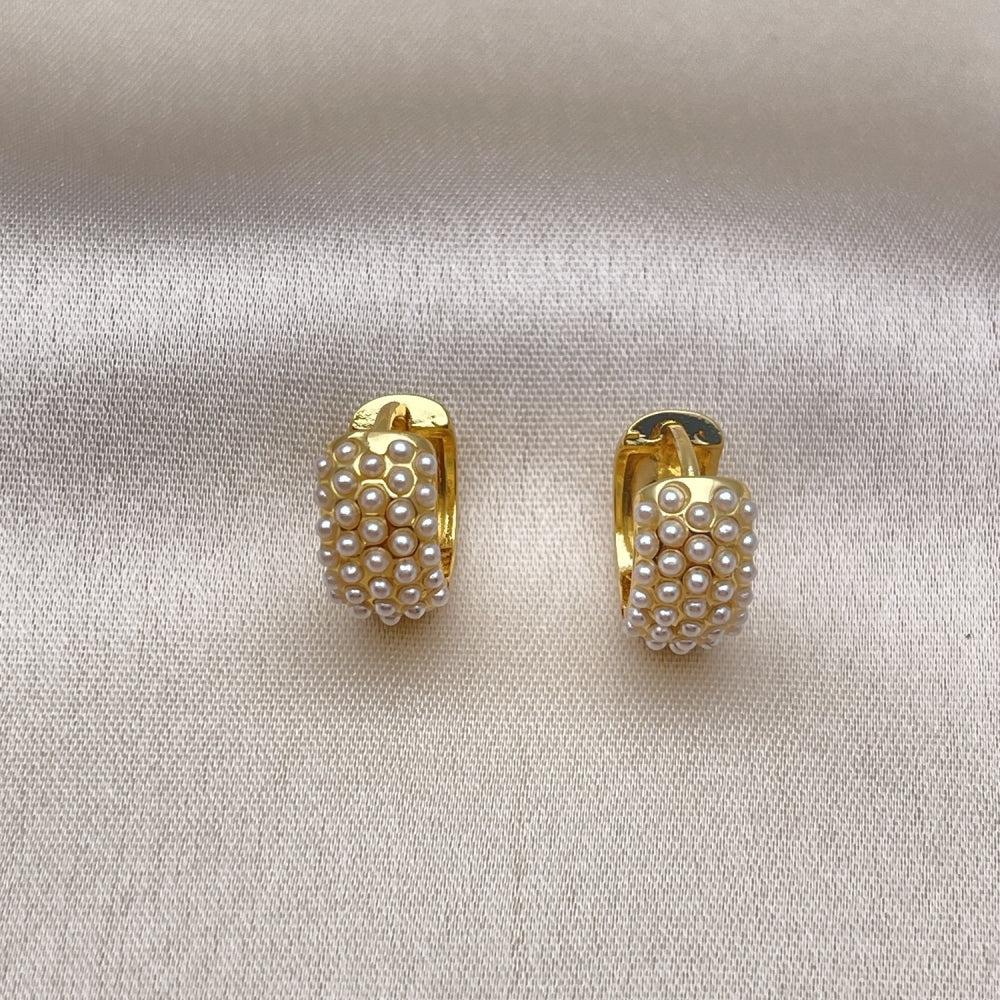 Oro Laminado Stud Earring, Gold Filled Style with Ivory Pearl, Polished, Golden Finish