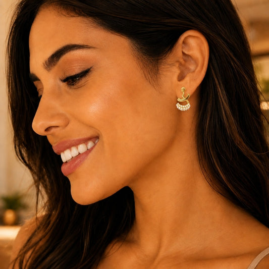 Oro Laminado Stud Earring, Gold Filled Style Snake Design, with Ivory Pearl, Polished, Golden Finish
