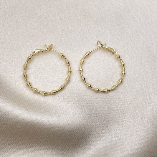 Oro Laminado Medium Hoop, Gold Filled Style Bamboo Design, Diamond Cutting Finish, Golden Finish
