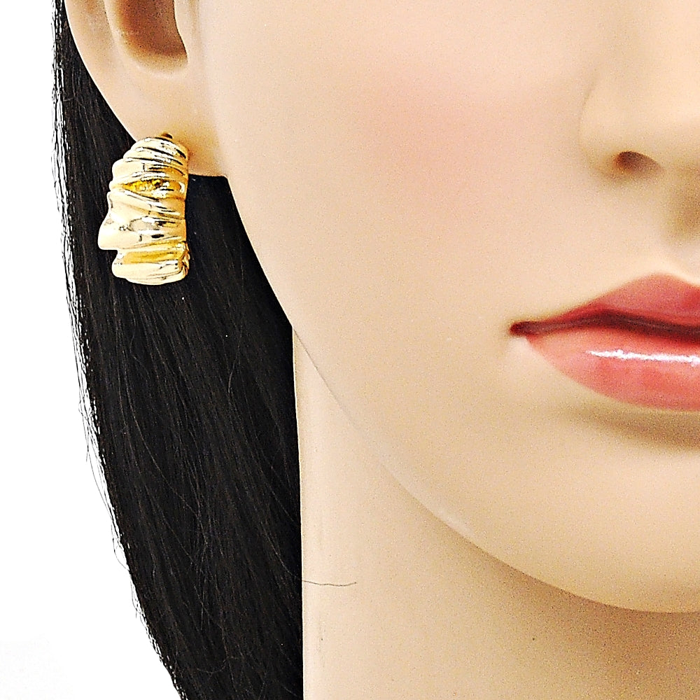 Oro Laminado Stud Earring, Gold Filled Style Diamond Cutting Finish, Golden Finish
