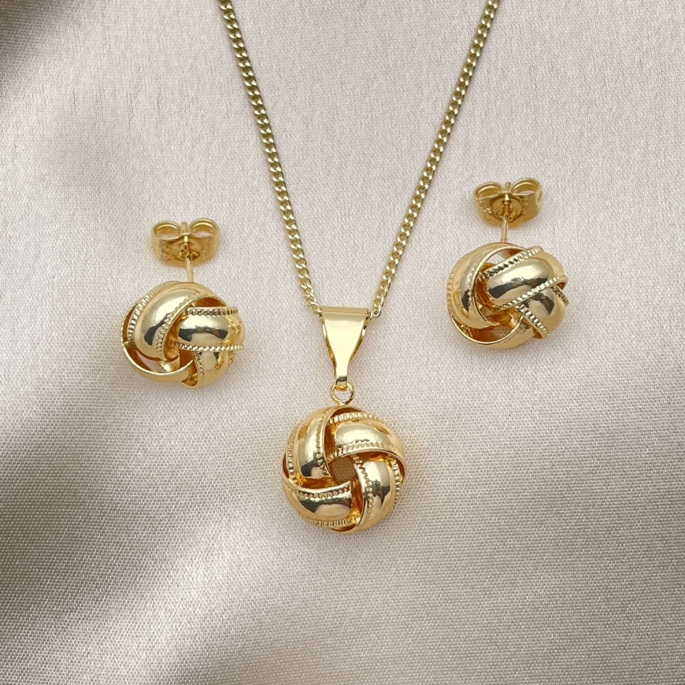 Oro Laminado Earring and Pendant Adult Set, Gold Filled Style Love Knot Design, Diamond Cutting Finish, Golden Finish