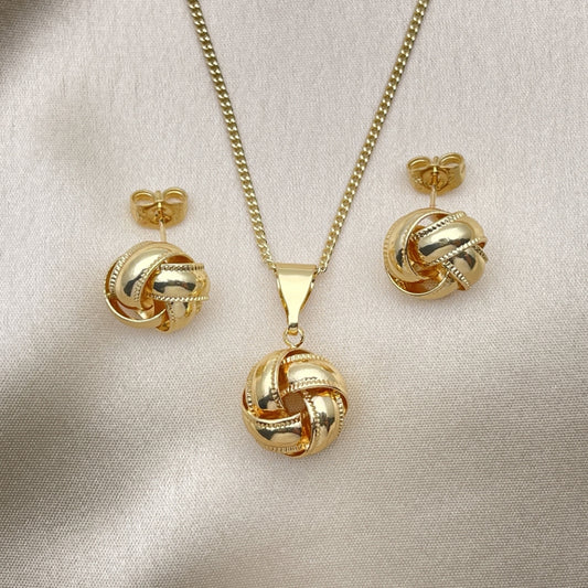 Oro Laminado Earring and Pendant Adult Set, Gold Filled Style Love Knot Design, Diamond Cutting Finish, Golden Finish