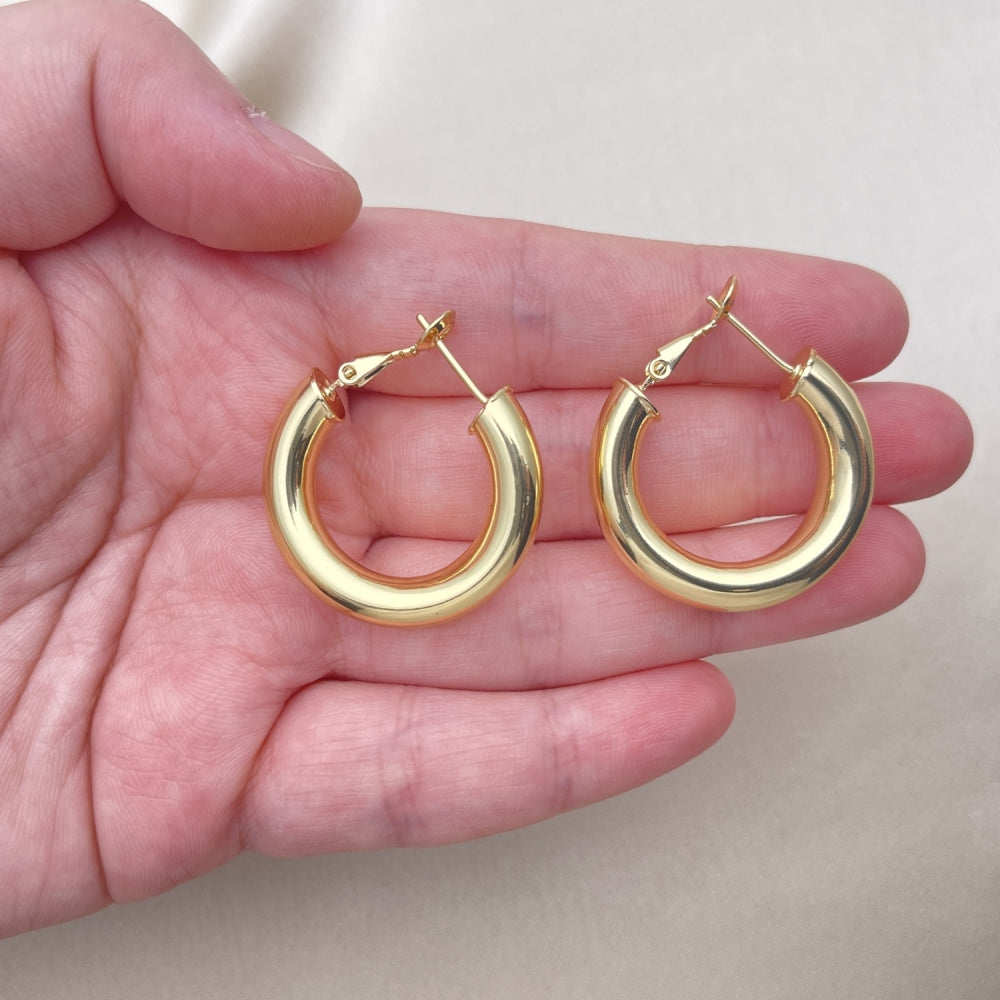Oro Laminado Medium Hoop, Gold Filled Style Hollow Design, Polished, Golden Finish