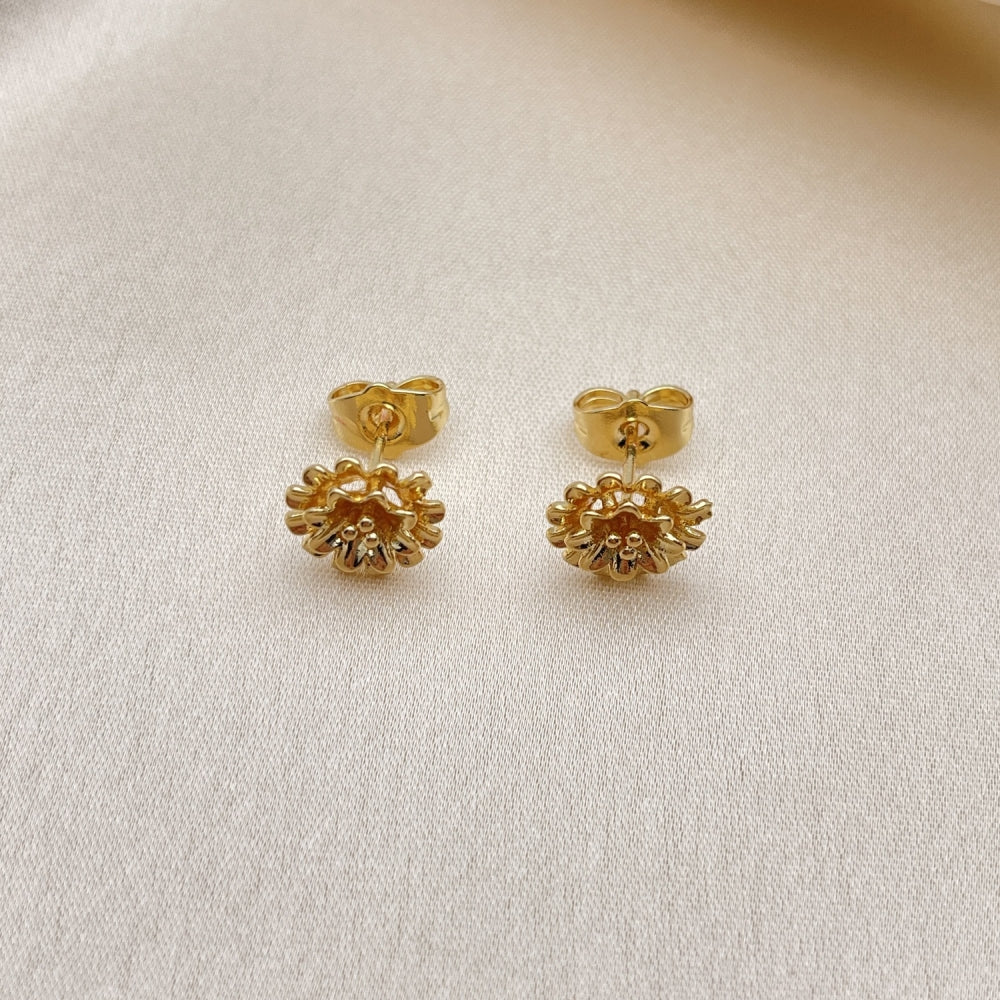 Oro Laminado Stud Earring, Gold Filled Style Flower Design, Polished, Golden Finish