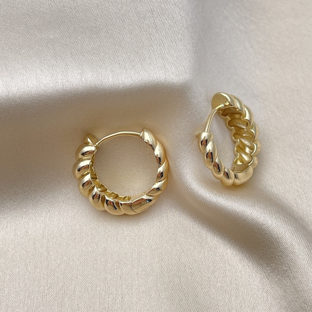 Oro Laminado Huggie Hoop, Gold Filled Style Twist Design, Polished, Golden Finish