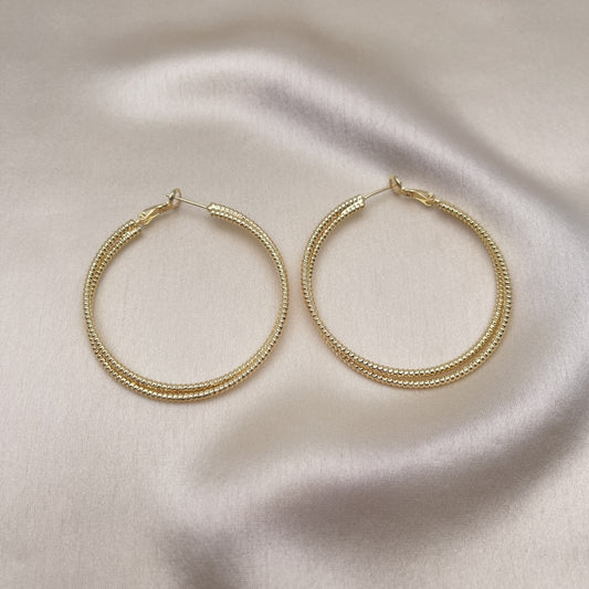 Oro Laminado Large Hoop, Gold Filled Style Twist Design, Diamond Cutting Finish, Golden Finish