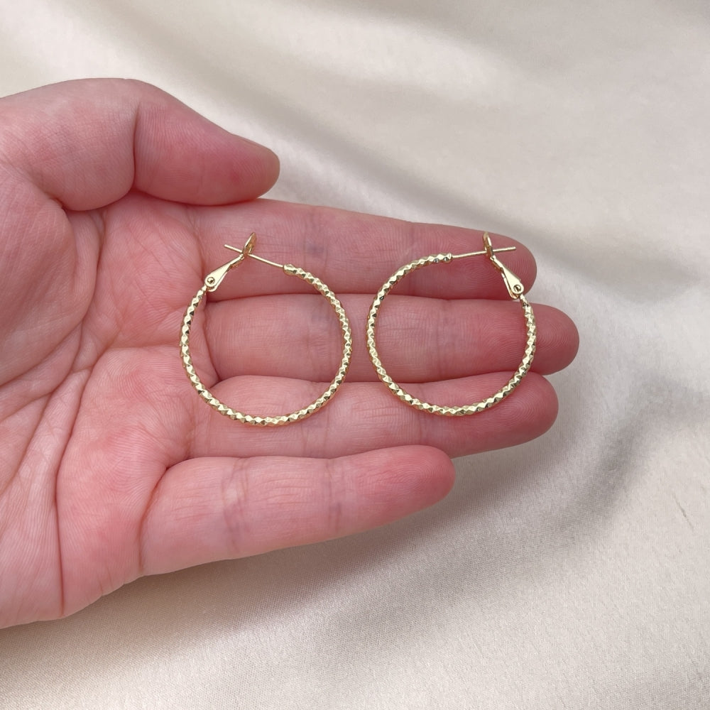 Oro Laminado Medium Hoop, Gold Filled Style Diamond Cutting Finish, Golden Finish