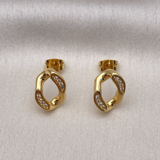Oro Laminado Stud Earring, Gold Filled Style Twist Design, with White Micro Pave, Polished, Golden Finish