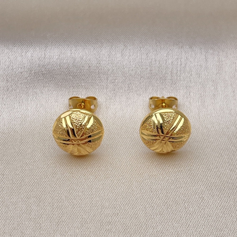 Oro Laminado Stud Earring, Gold Filled Style Diamond Cutting Finish, Golden Finish