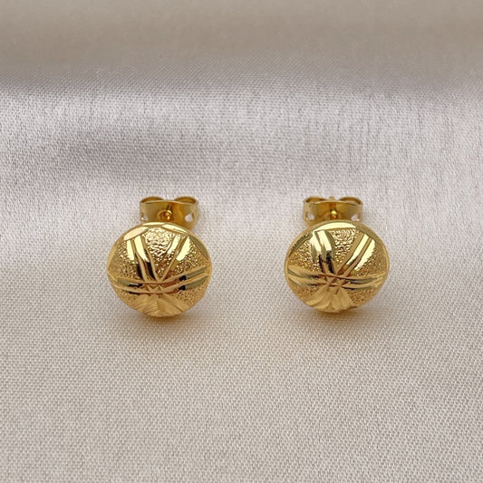 Oro Laminado Stud Earring, Gold Filled Style Diamond Cutting Finish, Golden Finish