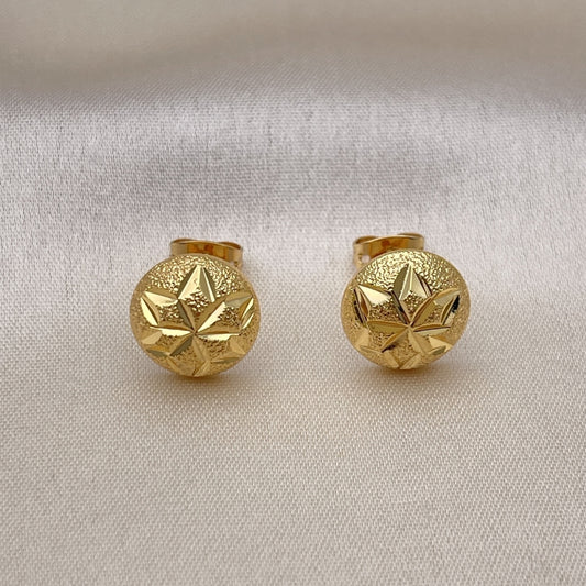 Oro Laminado Stud Earring, Gold Filled Style Star and Flower Design, Diamond Cutting Finish, Golden Finish