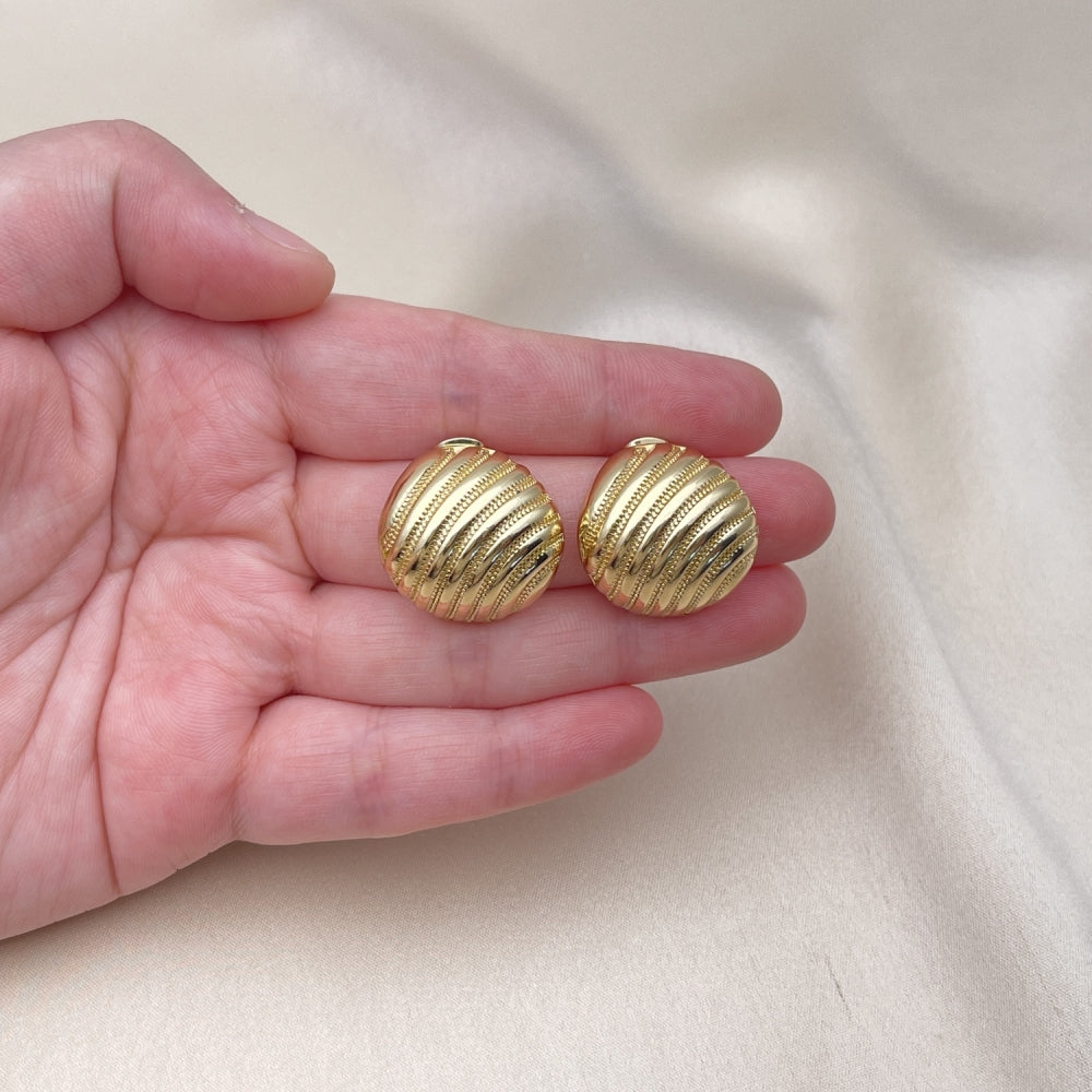 Oro Laminado Stud Earring, Gold Filled Style Polished, Golden Finish