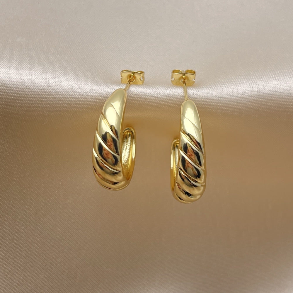 Oro Laminado Medium Hoop, Gold Filled Style Diamond Cutting Finish, Golden Finish