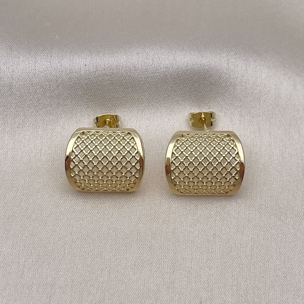 Oro Laminado Stud Earring, Gold Filled Style Polished, Golden Finish