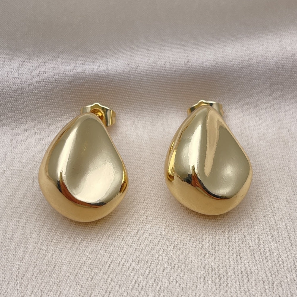 Oro Laminado Stud Earring, Gold Filled Style Teardrop Design, Polished, Golden Finish