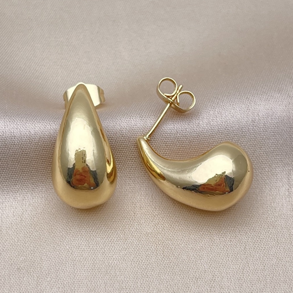 Oro Laminado Stud Earring, Gold Filled Style Teardrop Design, Polished, Golden Finish