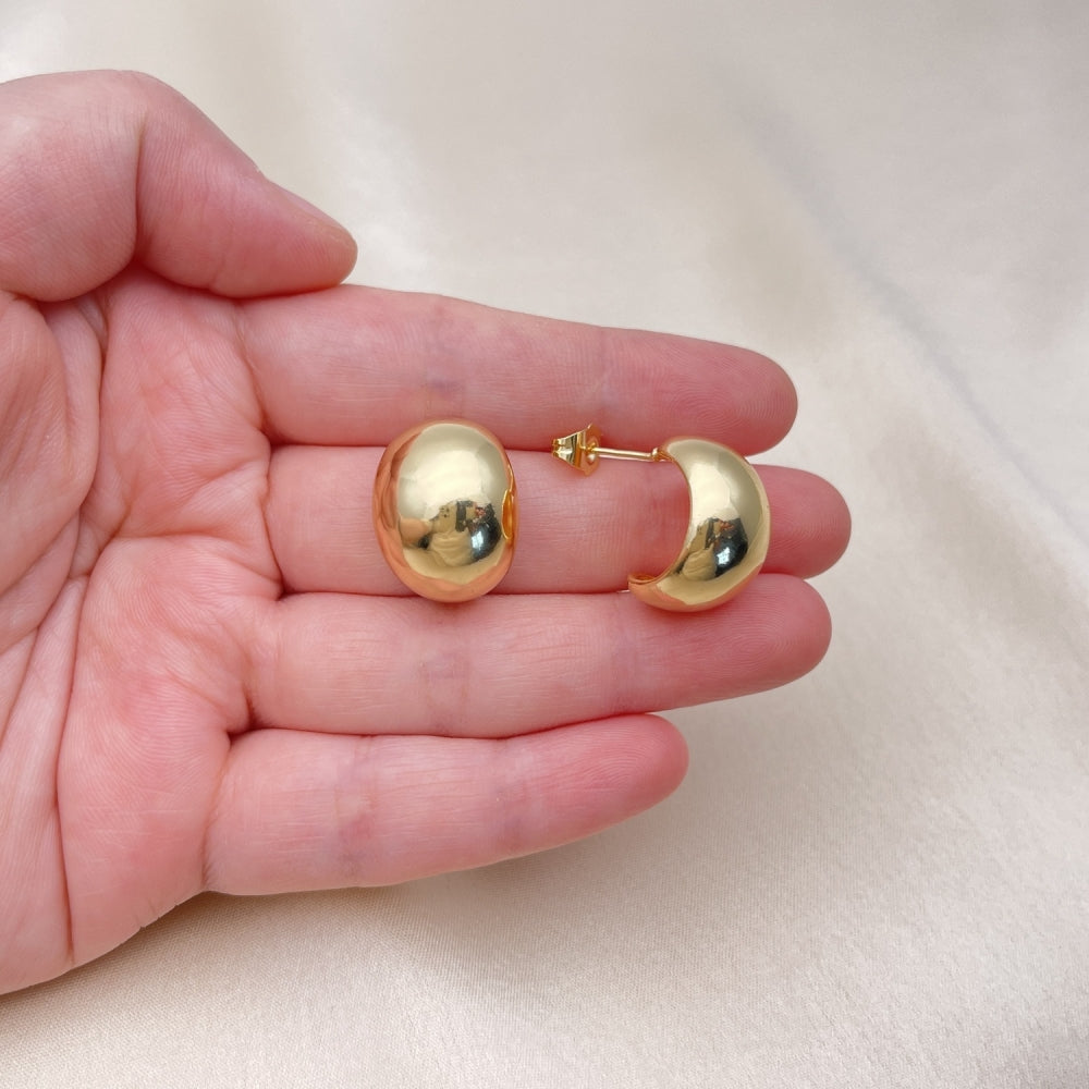 Oro Laminado Stud Earring, Gold Filled Style Polished, Golden Finish