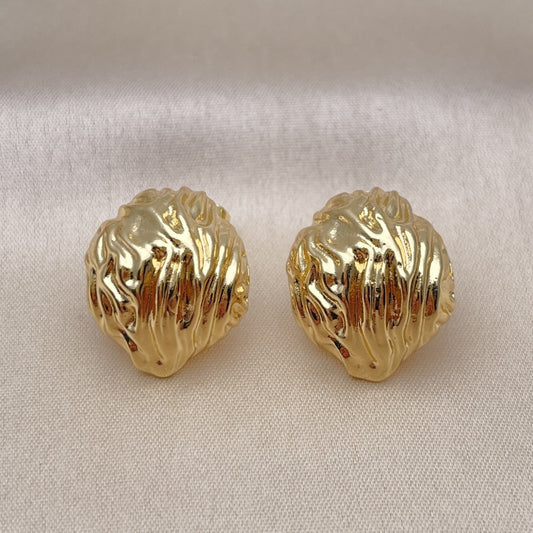 Oro Laminado Stud Earring, Gold Filled Style Polished, Golden Finish
