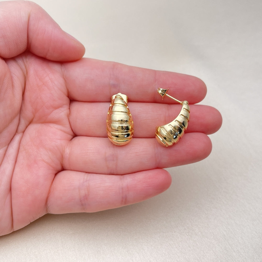Oro Laminado Stud Earring, Gold Filled Style Teardrop Design, Polished, Golden Finish